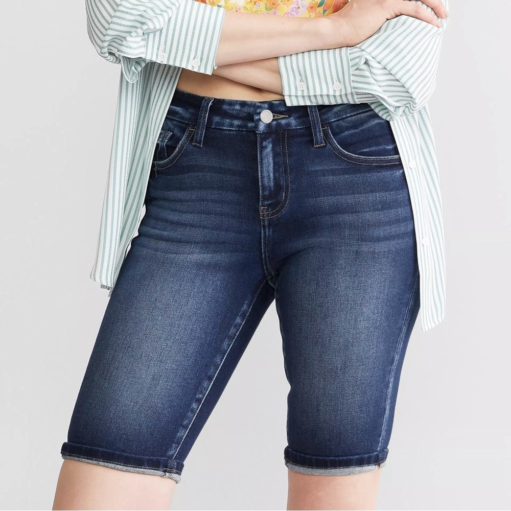 KanCan 28 (US 5/6) Mid Rise Denim Women’s Bermuda Jeans Shorts Stretch
